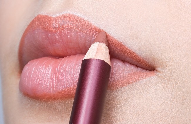 Bí quyết sử dụng chì kẻ môi một cách hoàn hảo