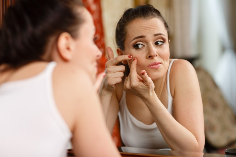 Nặn mụn thế nào là đúng cách?