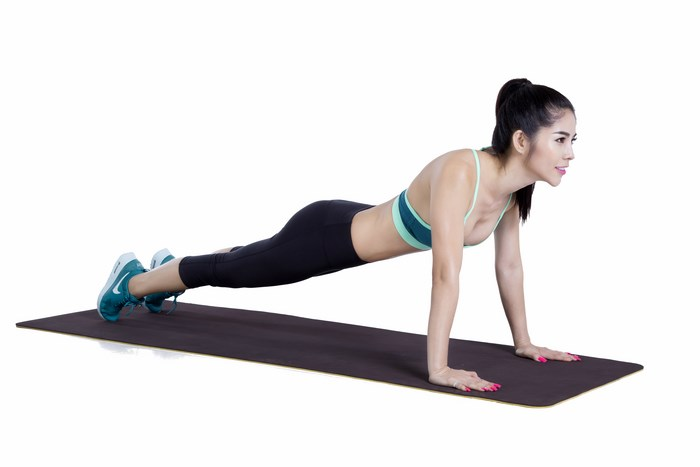 5 động tác Plank để bụng phẳng, tay gọn, lưng thon
