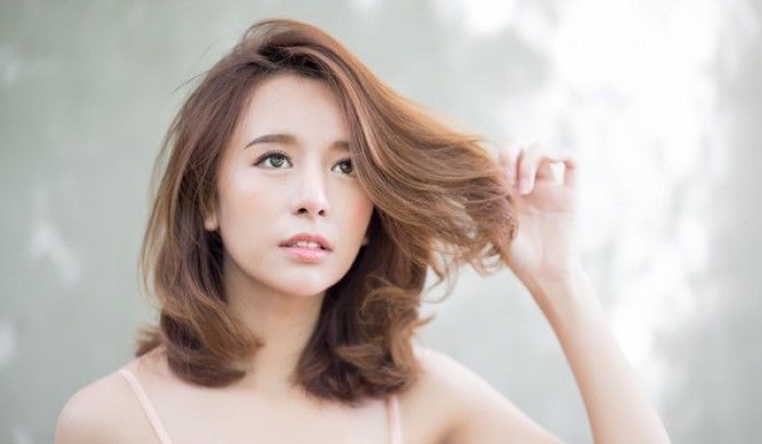 12 Kiểu Tóc Duyên Dáng Cho Mùa Giáng Sinh Bạn Phải Thử Ngay