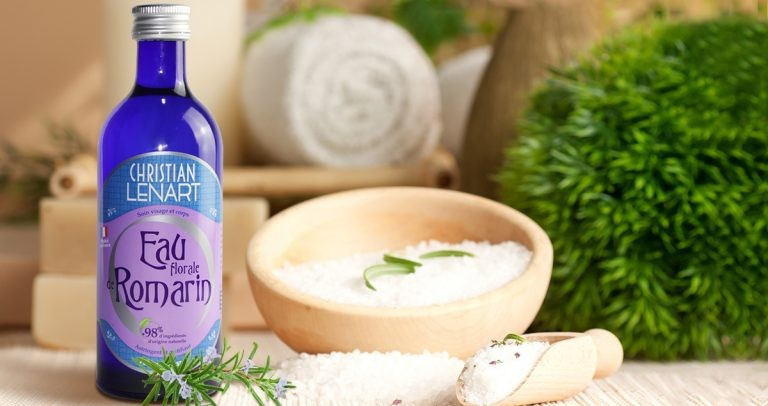 Christian Lenart Eau florale de Romarin toner liệu có kiềm dầu và se khít lỗ chân lông ??