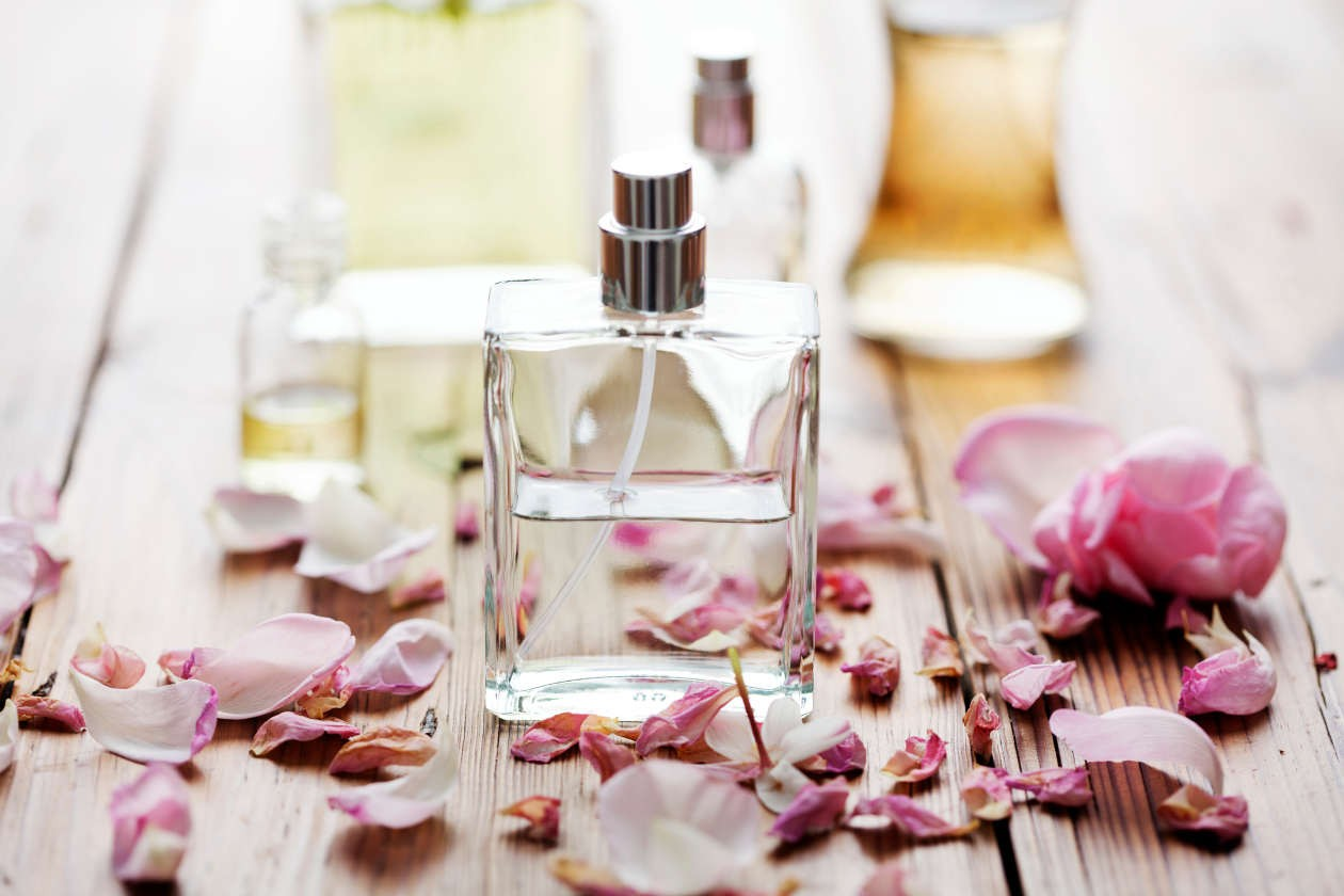 Hướng dẫn chọn và sử dụng nước hoa mùa hè nóng bức