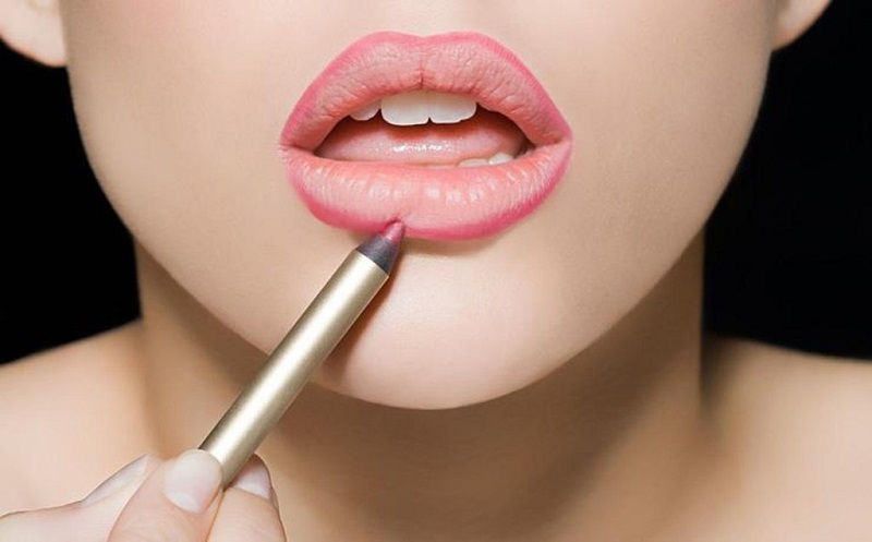 12 Sản Phẩm Kẻ Viền Môi Xuất Sắc