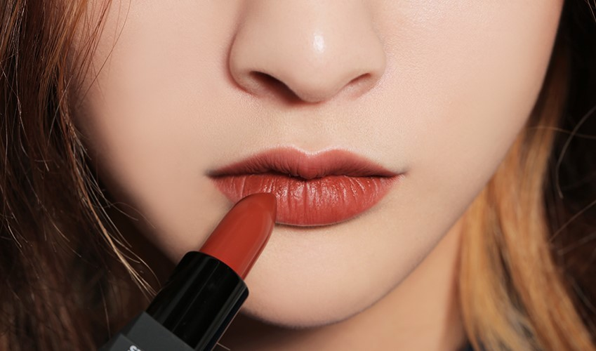 6 Lỗi Cần Tránh Vi Phạm Nếu Muốn Son Môi Bền Màu